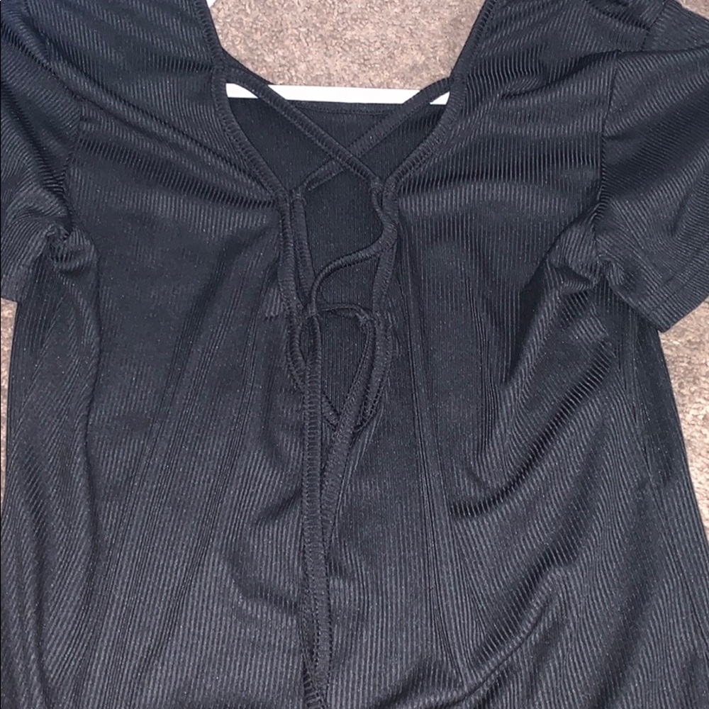 a black top and it opens in the back